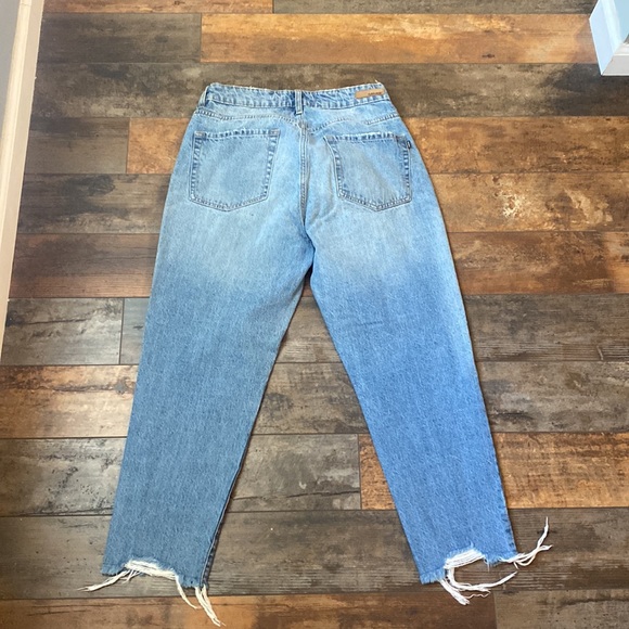 Size 11 Mom jeans - Picture 5 of 6